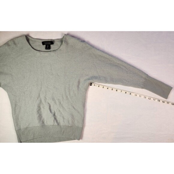 Tahari 100% 2 Ply Cashmere Sweater Size Medium - Picture 4 of 6